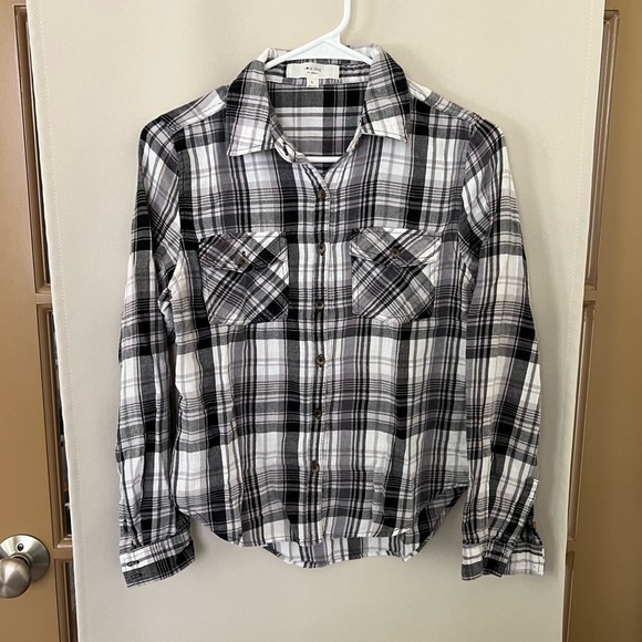 Love Tree Womens Large Black White Long Sleeve Flannel Button Up Shirt‎ - Picture 1 of 7